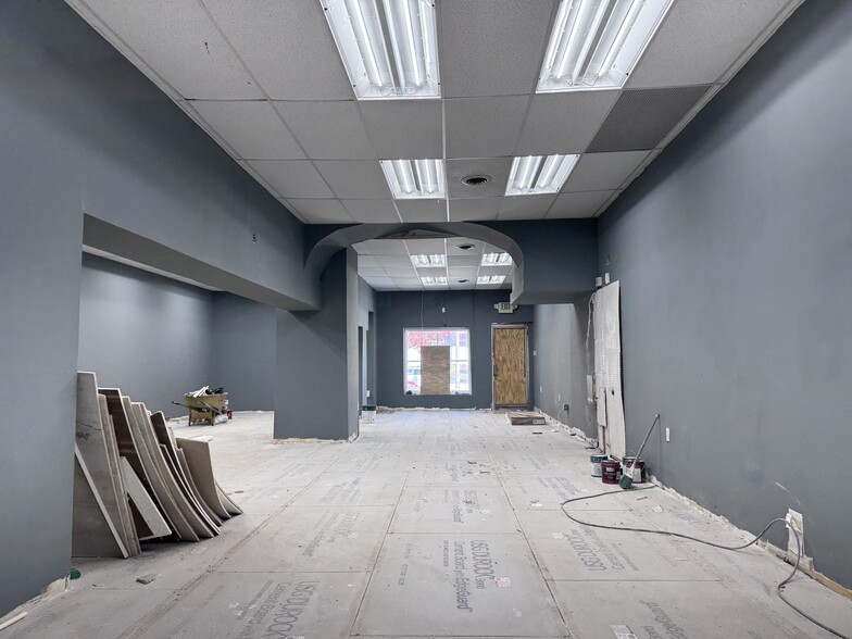 More Photos Of 2800 Huntingdon Ave, Baltimore Storefront Retail Residential For Lease