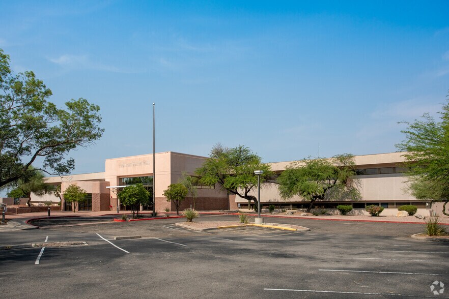 More Photos Of 4850 S Park Ave, Tucson Manufacturing For Lease
