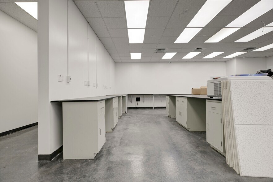 More Photos Of 18417 Bryant St, Northridge Service For Sale