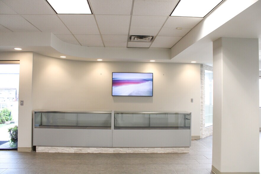 More Photos Of 4121 S 72nd Ave, Tulsa Service For Sale