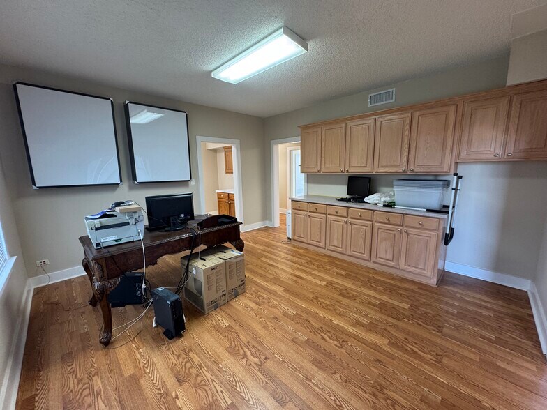 More Photos Of 436 S Fannin Ave, Tyler Office Residential For Sale