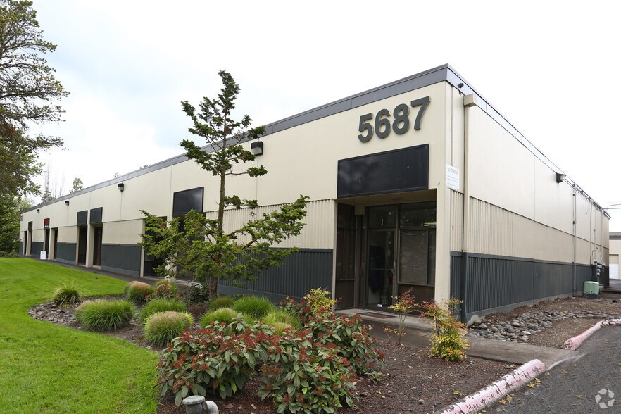 More Photos Of 5699 SE International Way, Milwaukie Warehouse For Lease