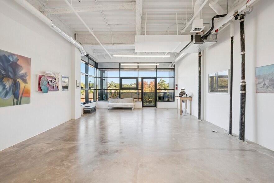 More Photos Of 288-300 Geary Ave, Toronto Manufacturing For Sale