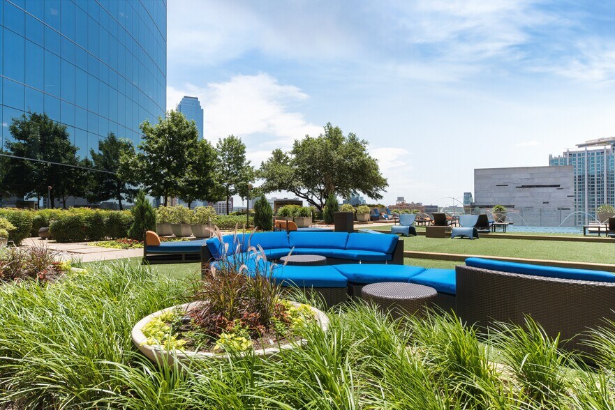 More Photos Of 1717 McKinney Ave, Dallas Office For Lease