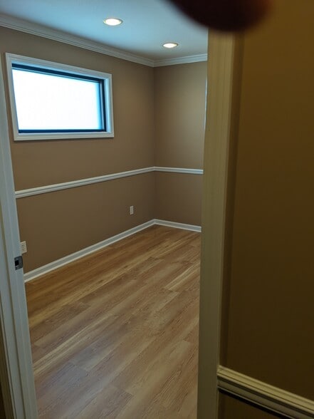 More Photos Of 806 Glover Ave, Enterprise Office For Lease