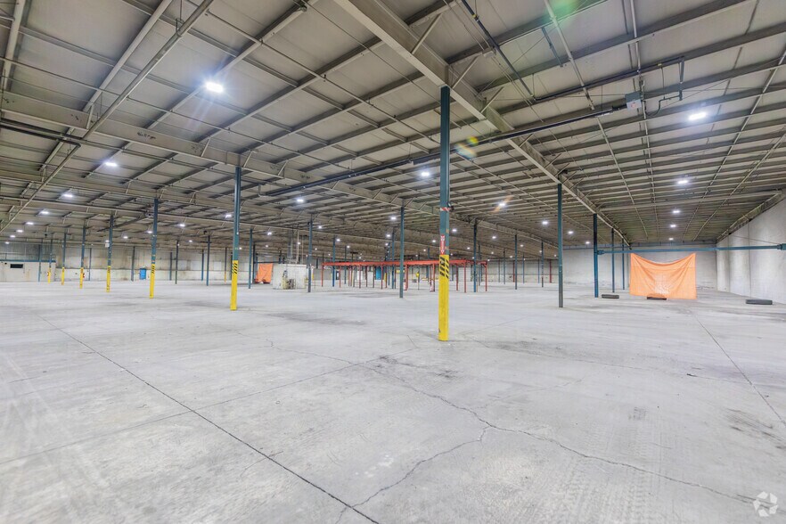 More Photos Of 8069 Lawson Rd, Milton Manufacturing For Lease