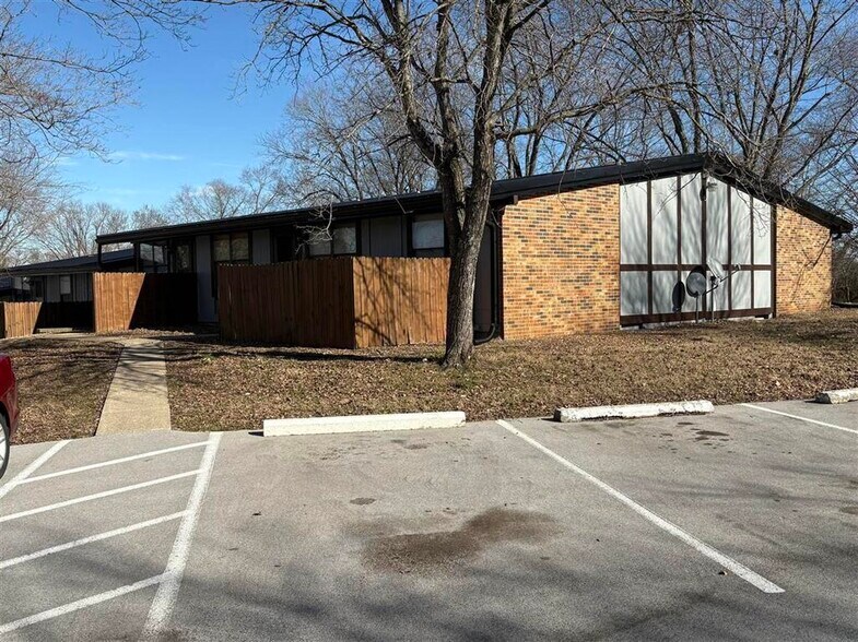 More Photos Of 101 Longview Dr, Russellville Apartments For Sale