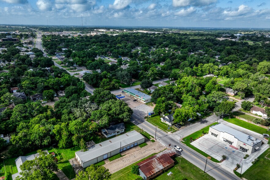 More Photos Of 1600 S Day St, Brenham Medical For Sale