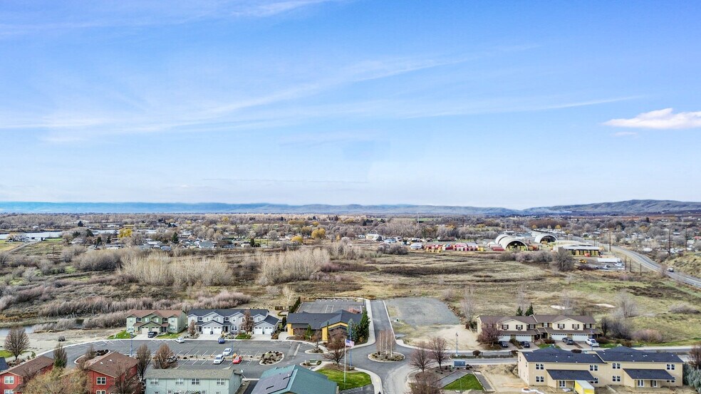 More Photos Of 7998 Vialago Pkwy, Zillah Specialty For Sale