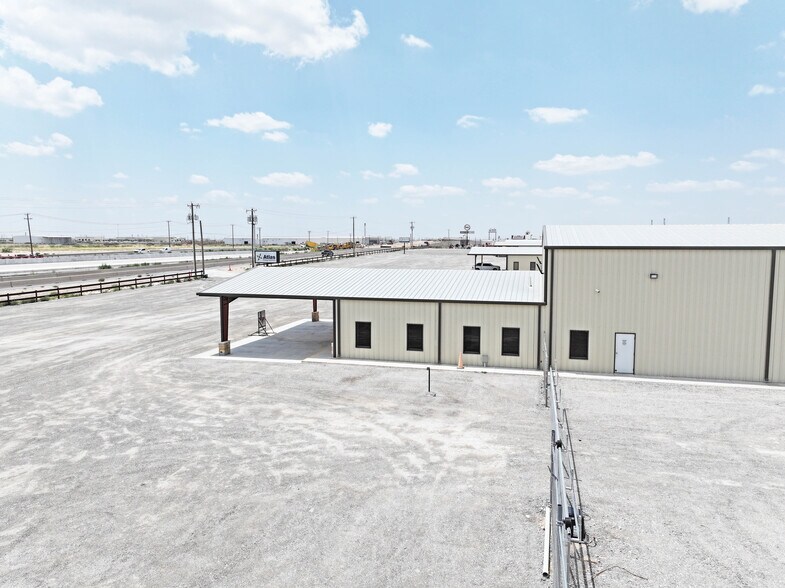 More Photos Of 13800 W Interstate 20 E, Odessa Industrial For Lease