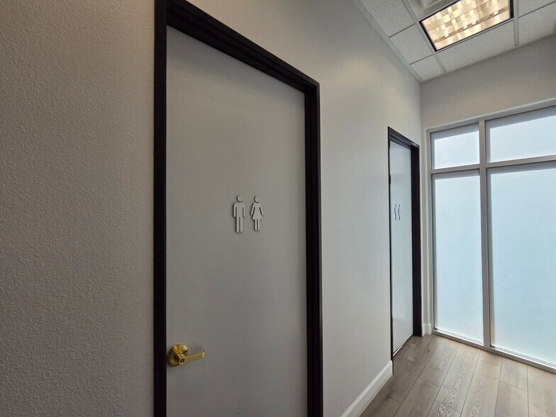 More Photos Of 2435 W Horizon Ridge Pky, Henderson Medical For Lease