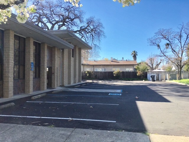 More Photos Of 825 Webster St, Fairfield Office For Lease