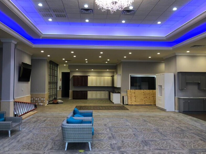 More Photos Of 12838 Murphy Rd, Stafford Showroom For Sale