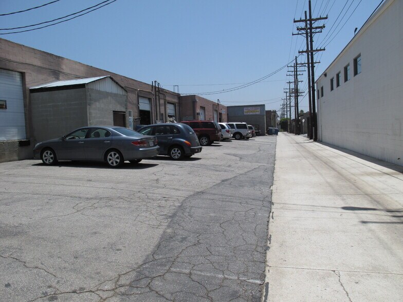 More Photos Of 6725-6739 San Fernando Rd, Glendale Warehouse For Lease