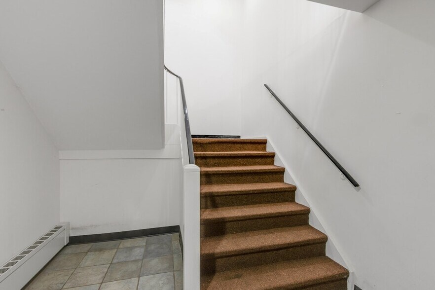 More Photos Of 195 W Clarkstown Rd, New City Specialty For Sale