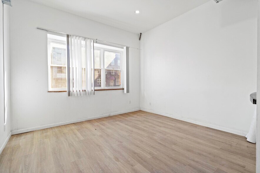 More Photos Of 1602 S Broad St, Philadelphia Apartments For Lease