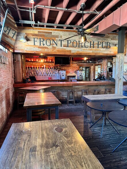 More Photos Of 217 W Gray St, Houston Restaurant For Lease