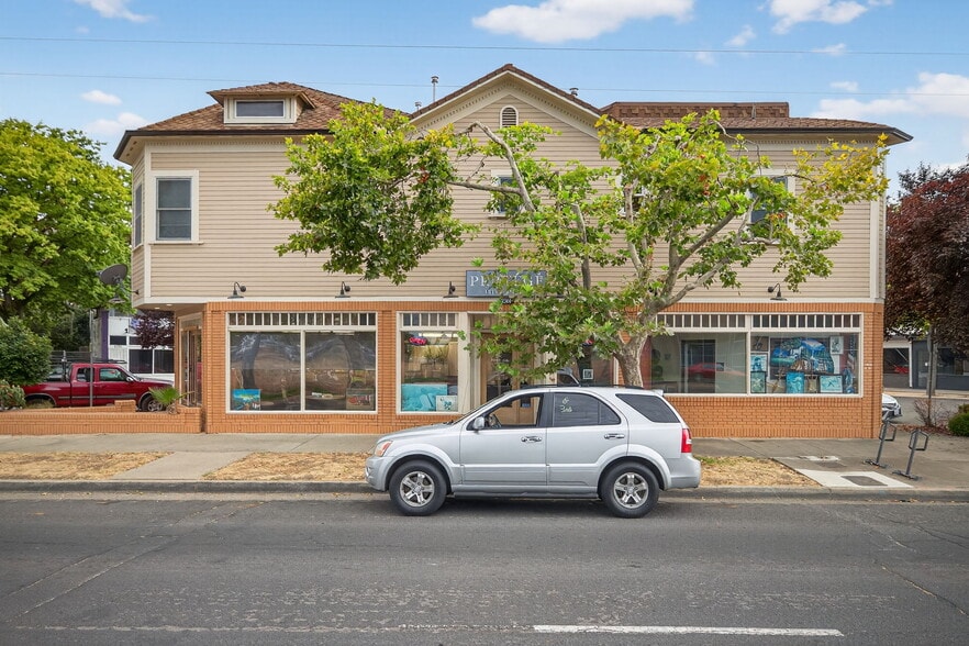 More Photos Of 3300 Broadway St, Sacramento Storefront Retail Office For Lease