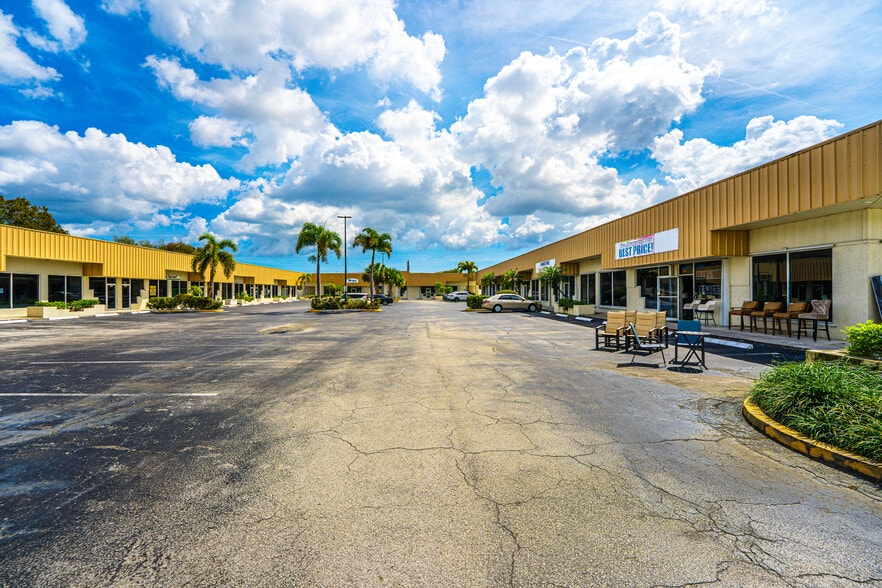 More Photos Of 6758 N Military Trl, West Palm Beach Unknown For Lease