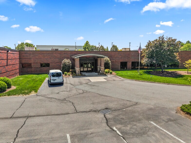 More Photos Of 2540 Empire Dr, Winston-Salem Flex For Lease