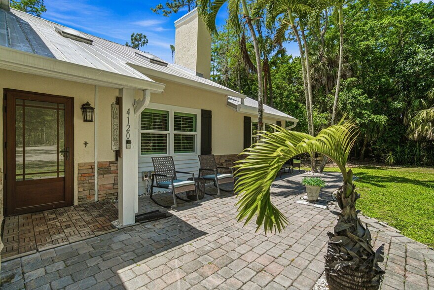 More Photos Of 4120 3rd Ave NW, Naples Apartments For Sale