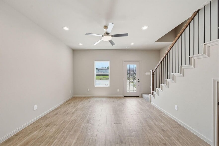 More Photos Of 10214 Carmencita Way, Houston Apartments For Sale