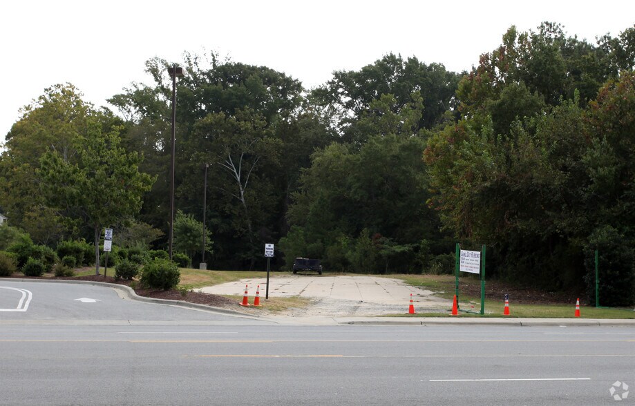 More Photos Of S Charles St @ E 14th St, Greenville Land For Lease