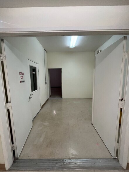 More Photos Of 1014 Kyle Ct, Ridgecrest Warehouse For Sale