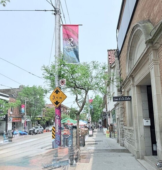 More Photos Of 711 Queen St E, Toronto Bank For Lease