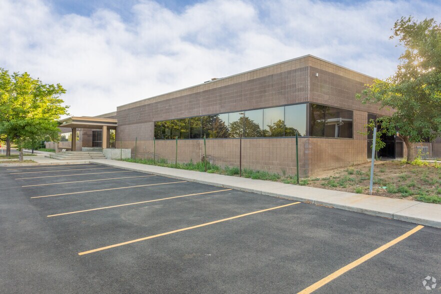 More Photos Of 244 Dundee Ave, Greeley Warehouse For Lease