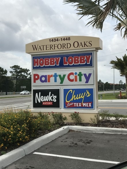 More Photos Of 1440 N Alafaya Trl, Orlando Freestanding For Lease