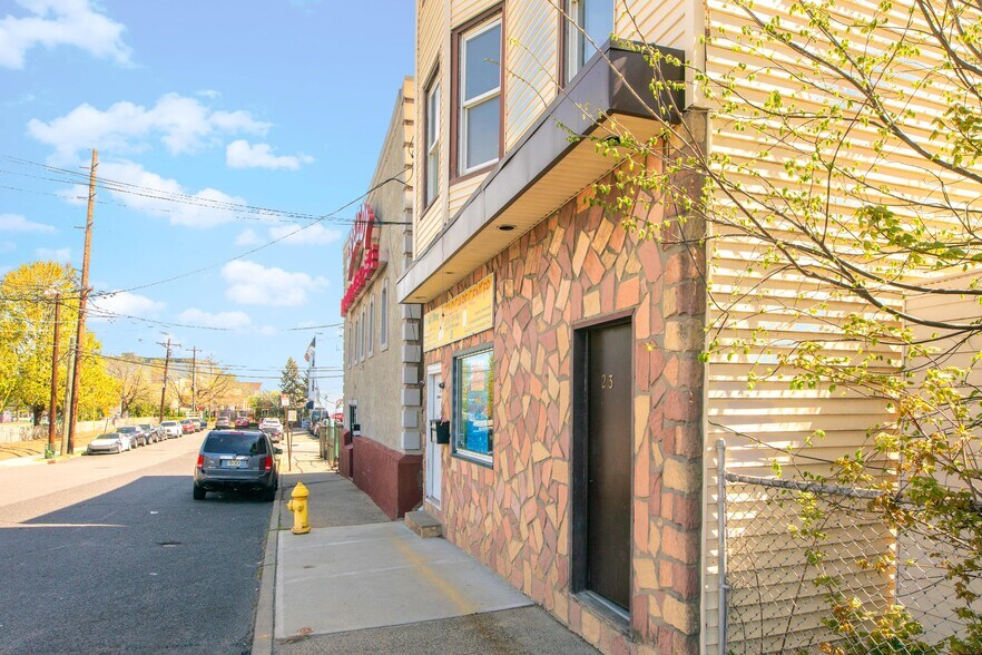 More Photos Of 23 Orange St, Bloomfield Apartments For Sale