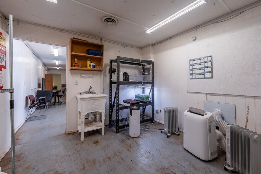 More Photos Of 500 Parsons, Walsenburg Specialty For Sale