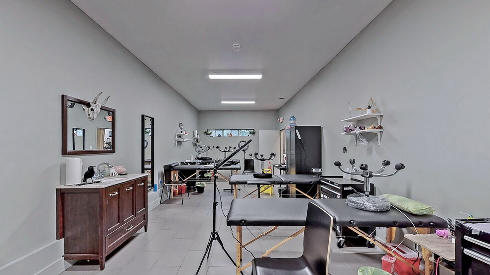 More Photos Of 715-717 Queen St E, Toronto Storefront Retail Office For Lease