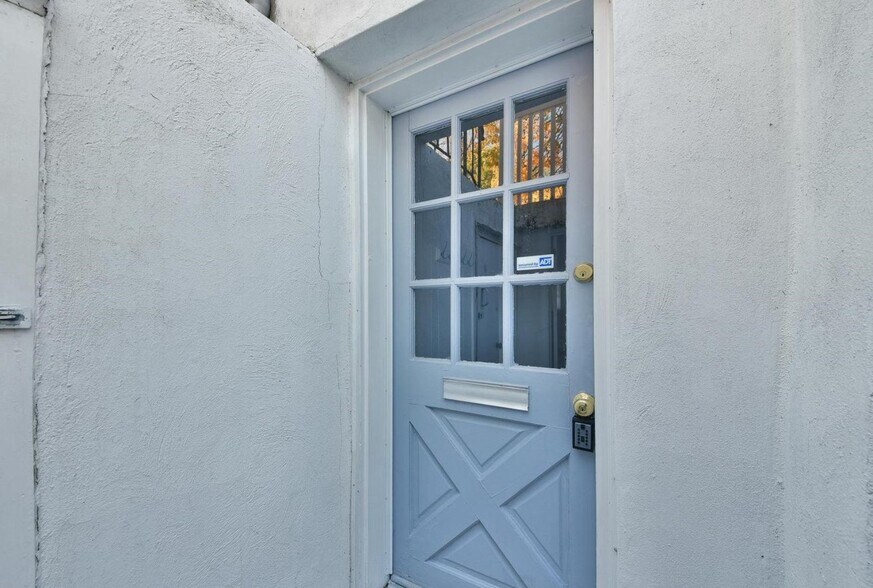 More Photos Of 808 Bethlehem Pike, Glenside Office For Sale