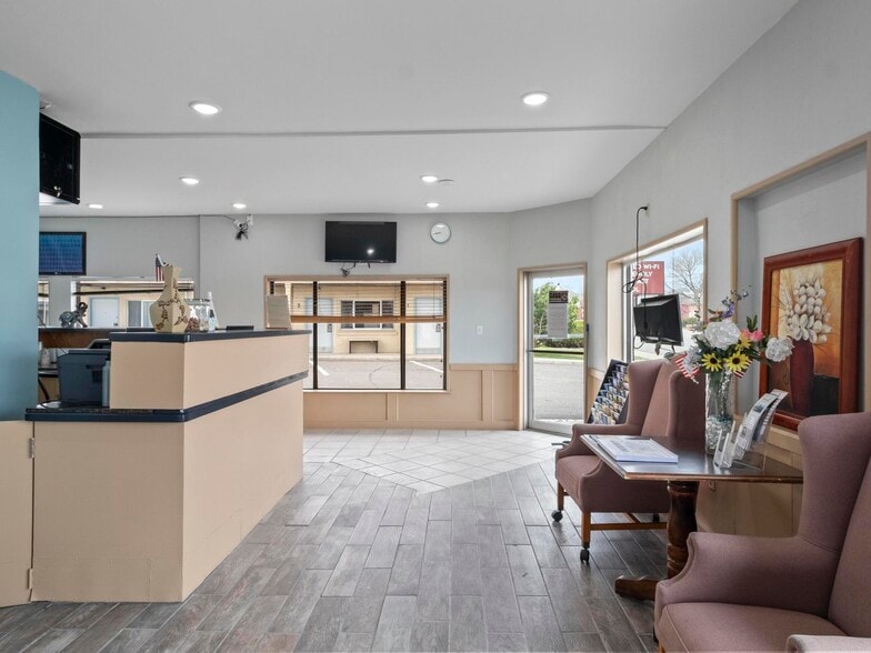 More Photos Of 180 E Center St, Panguitch Hotel For Sale