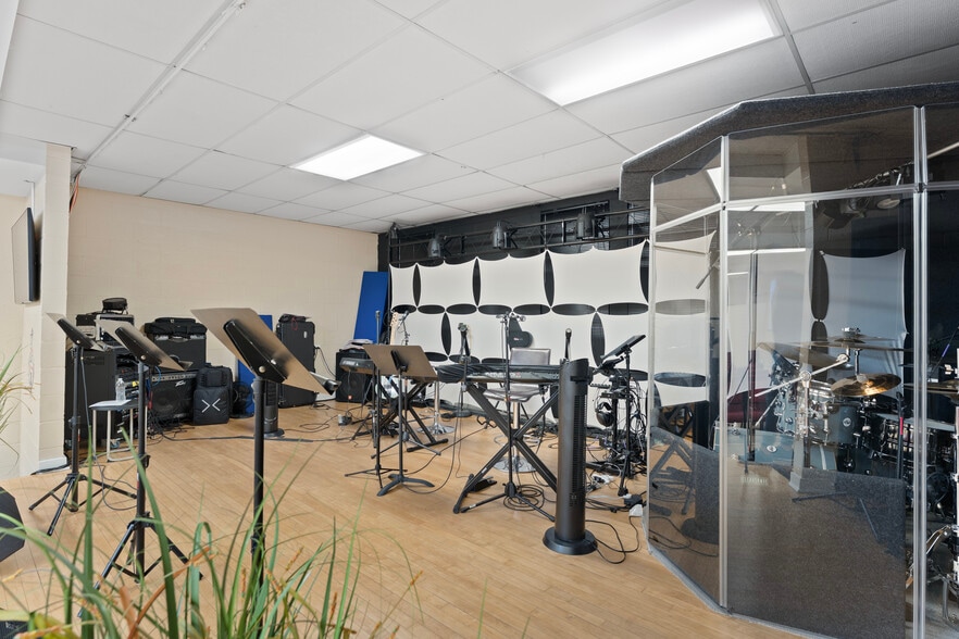 More Photos Of 21 Church St, Elmwood Park Religious Facility For Sale