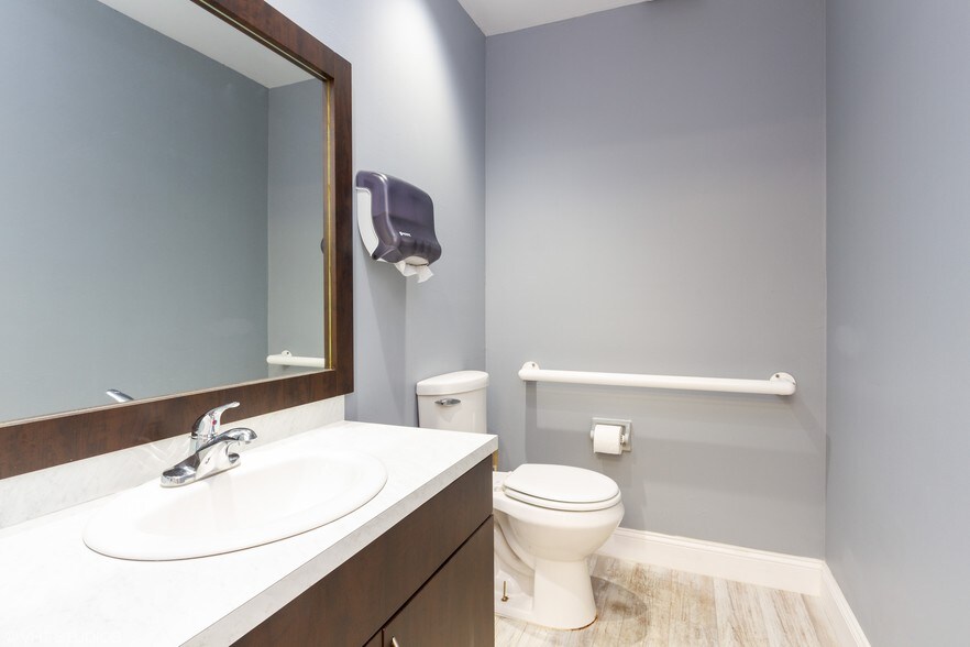 More Photos Of 212 SE 8th St, Fort Lauderdale Office Residential For Sale