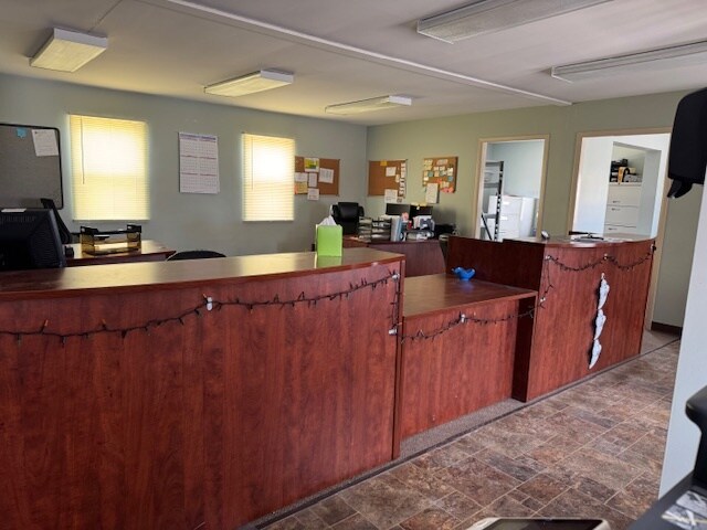 More Photos Of Lincoln highway, La Porte Warehouse For Lease