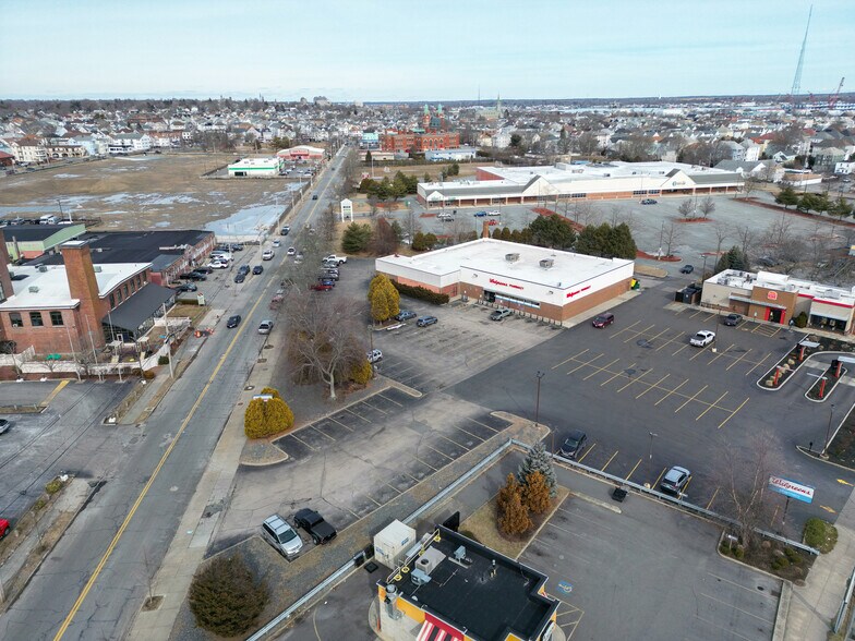 More Photos Of 1383 Cove Rd, New Bedford Drugstore For Lease
