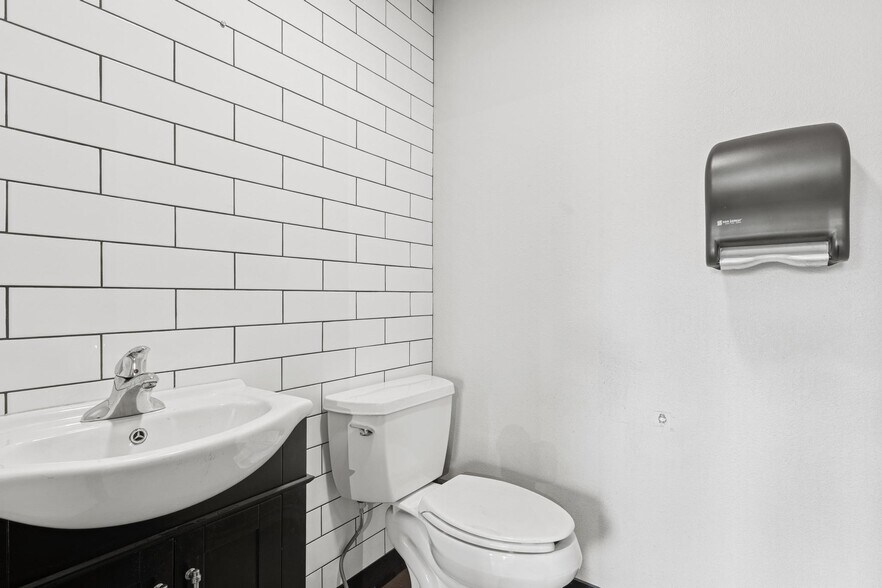 More Photos Of 6468 US Highway 93 S, Whitefish General Retail For Sale