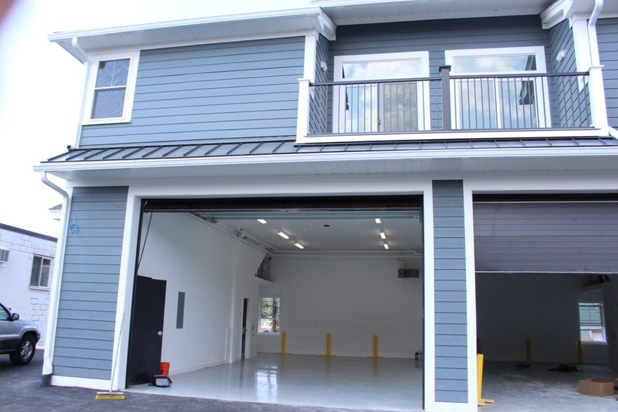 More Photos Of 42 Felton St, Waltham Manufacturing For Lease