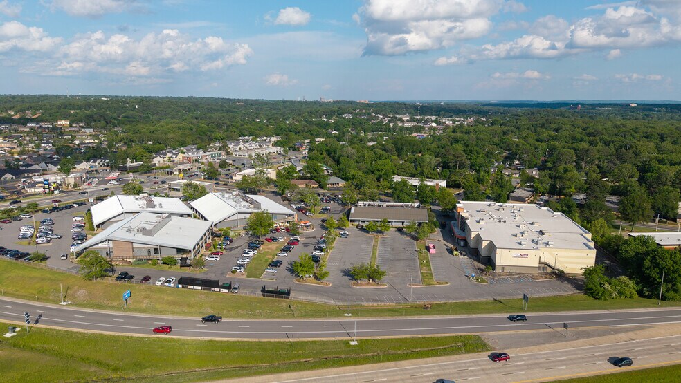 More Photos Of 10301 N Rodney Parham Rd, Little Rock Unknown For Lease
