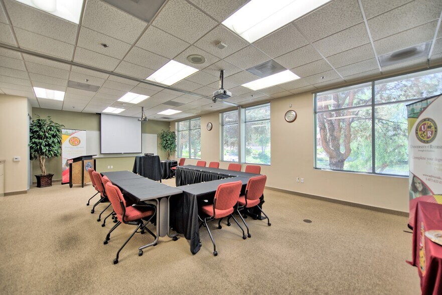 More Photos Of 11840 Pierce St, Riverside Office For Lease