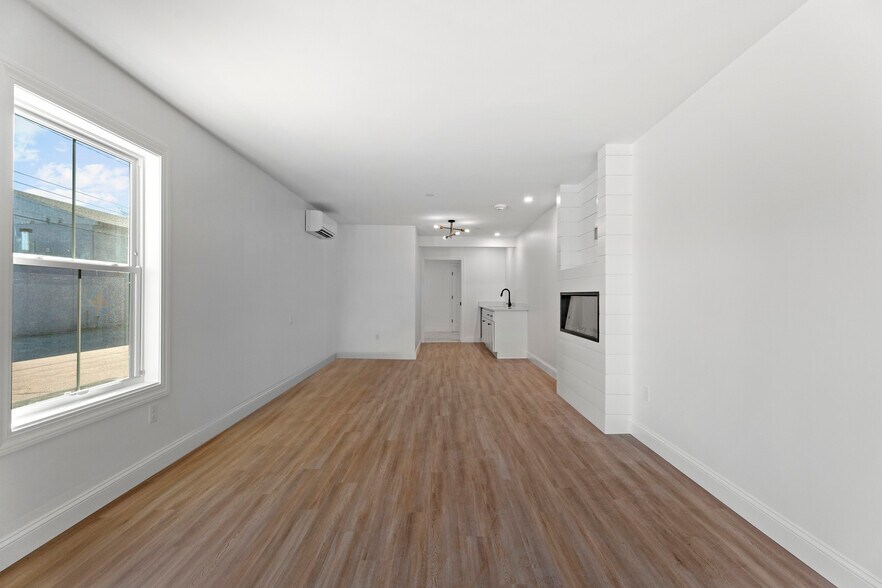 More Photos Of 44 Williams Ave, Mystic General Retail For Sale