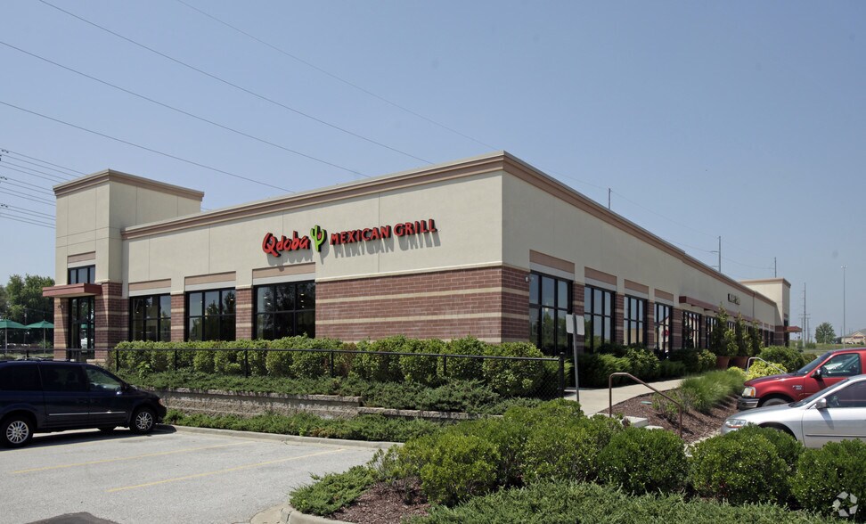 More Photos Of 7863-7875 Town Square Ave, Dardenne Prairie Storefront For Lease