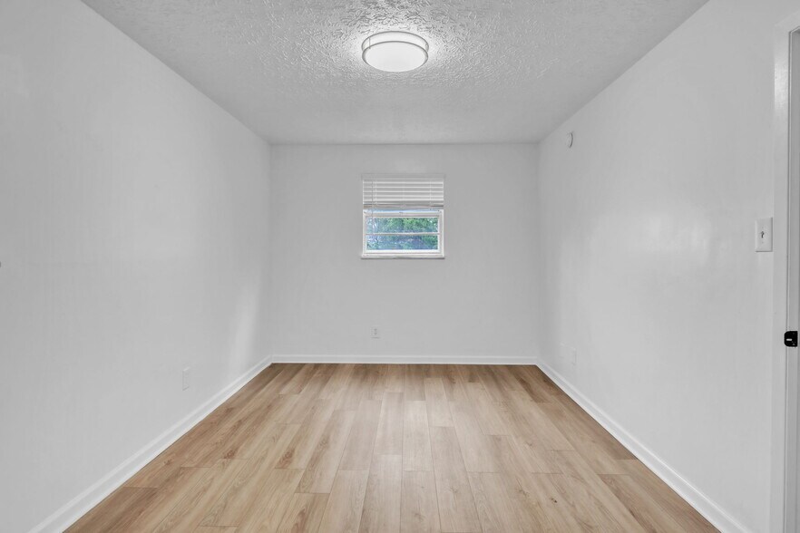 More Photos Of 4700 Upchurch Rd, Knoxville Apartments For Sale