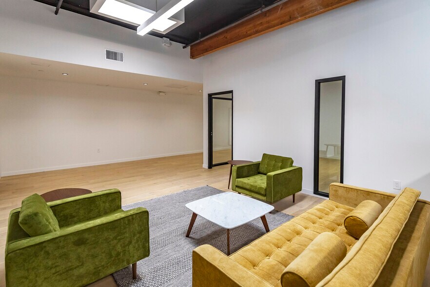 More Photos Of 371 S Anderson St, Los Angeles Flex For Lease