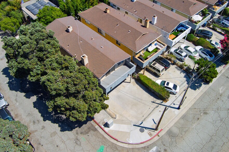 More Photos Of 1918 Canal St, Venice Apartments For Sale