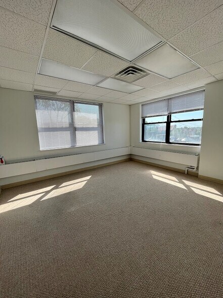 More Photos Of 205-07 Hillside Ave, Hollis Storefront Retail Office For Lease